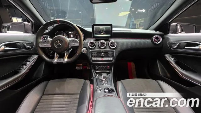 Mercedes-Benz A-класс — интерьер