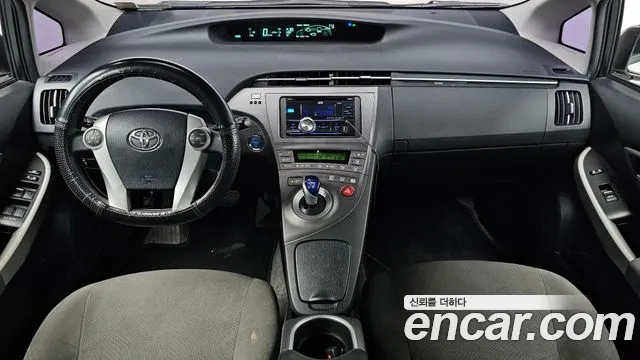 Toyota Prius — интерьер