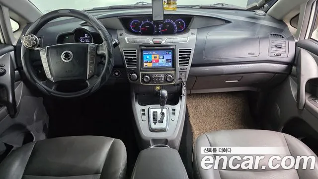 KG Mobility Korando — интерьер