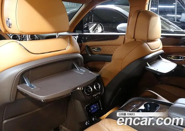 Bentley Bentayga — интерьер