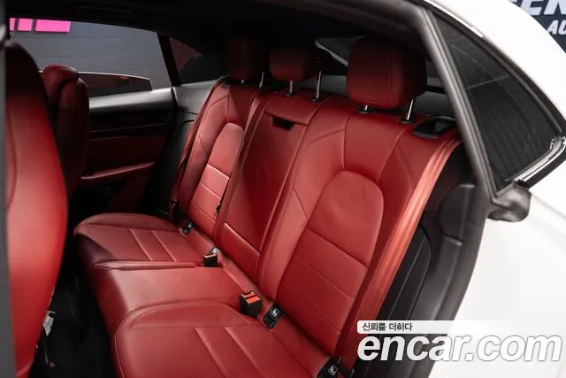 Porsche Macan — интерьер
