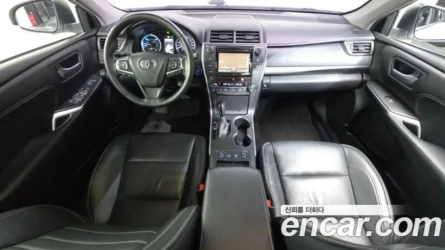 Toyota Camry — интерьер