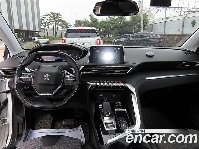Peugeot 5008 — интерьер