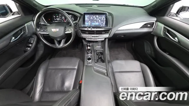 Cadillac CT5 — интерьер