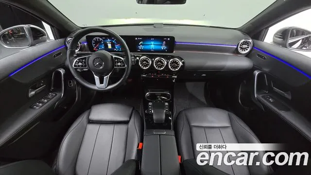 Mercedes-Benz A-класс — интерьер