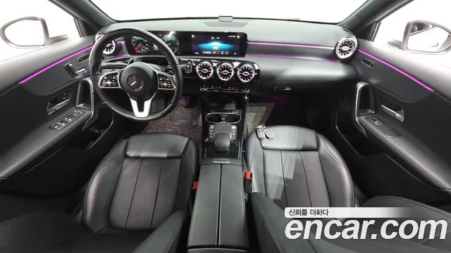Mercedes-Benz A-класс — интерьер