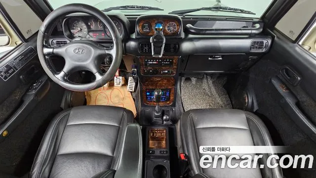 Hyundai Galloper — интерьер