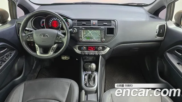 Kia Pride — интерьер