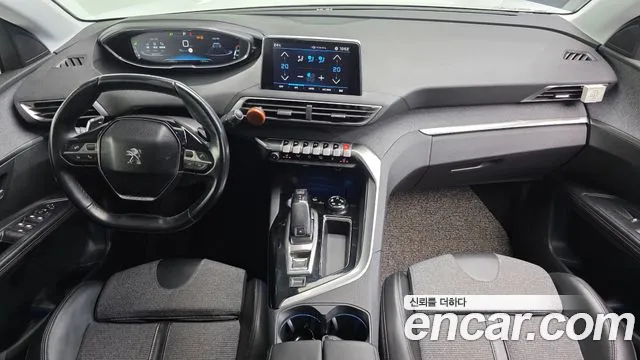 Peugeot 5008 — интерьер