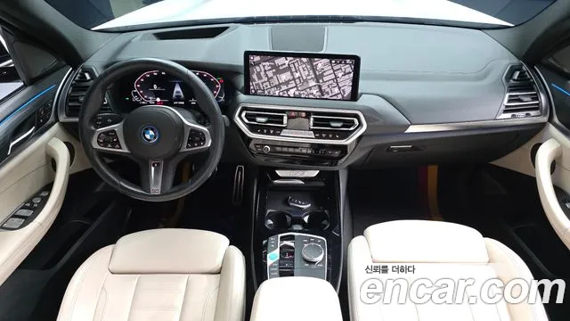 BMW iX3 — интерьер