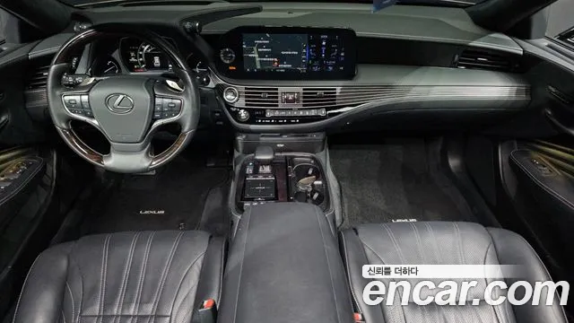 Lexus LS — интерьер