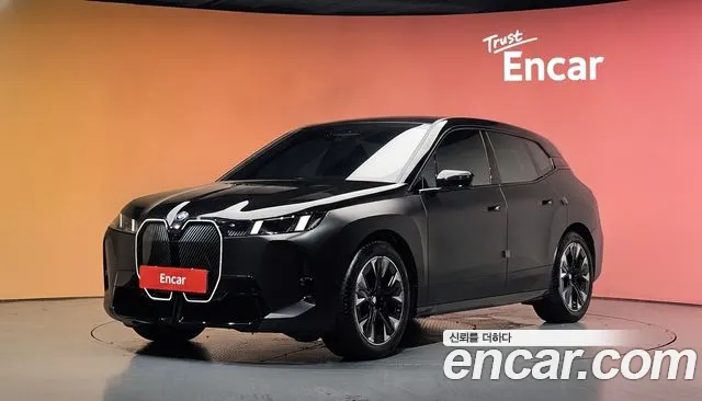 BMW iX — экстерьер