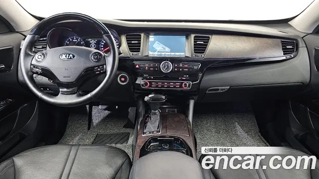 Kia K9 — интерьер
