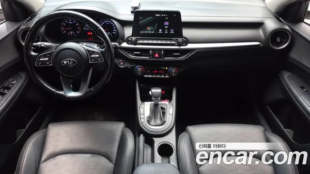Kia K3 — интерьер