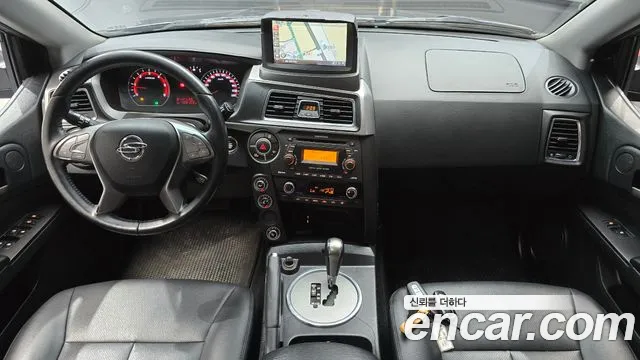 KG Mobility Korando — интерьер