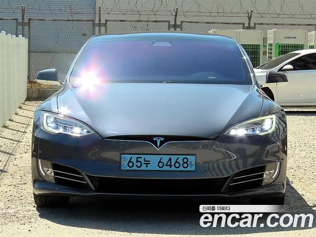 Tesla Model S — экстерьер