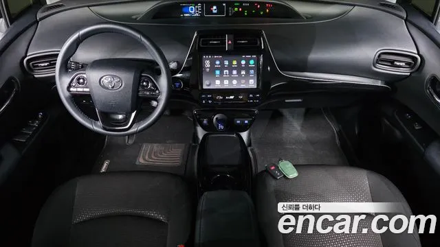 Toyota Prius — интерьер
