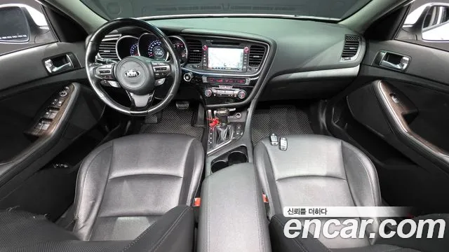 Kia K5 — интерьер
