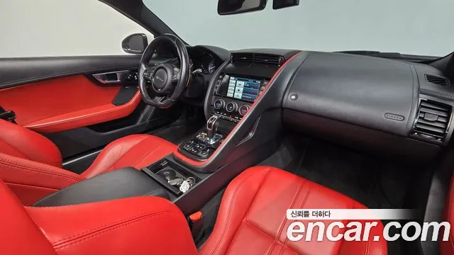 Jaguar F-Type — интерьер