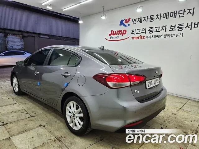 Kia K3 — интерьер