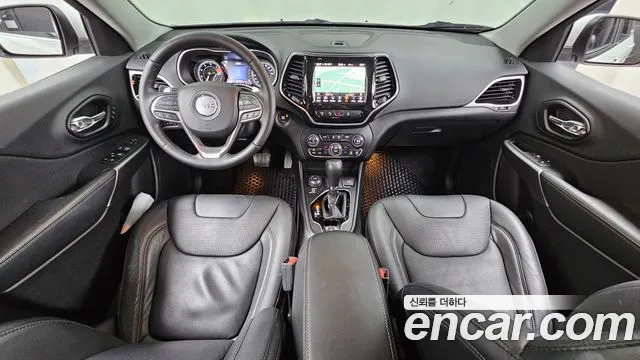 Jeep Cherokee — интерьер