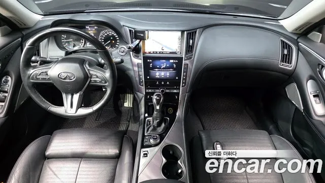Infiniti Q50 — интерьер