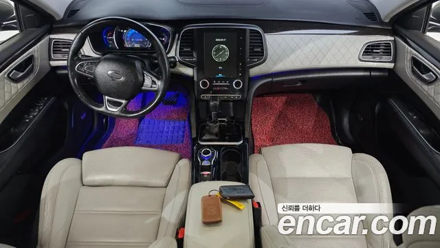 Renault Korea SM6 — интерьер