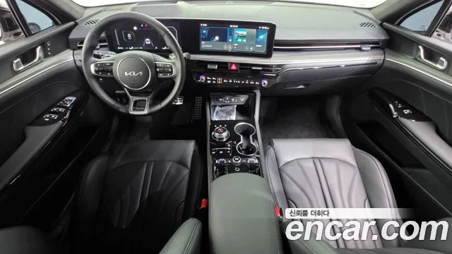 Kia K5 — интерьер