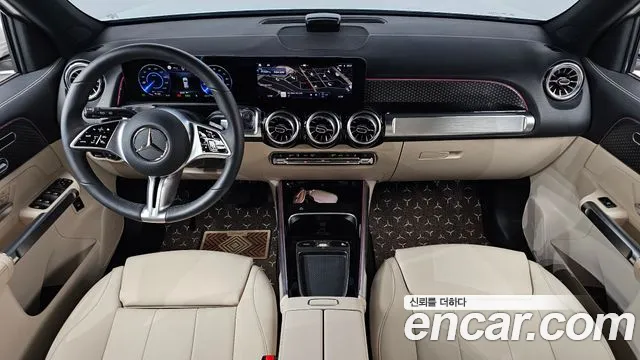 Mercedes-Benz EQB — интерьер