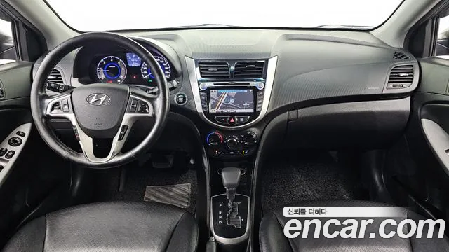 Hyundai Accent — интерьер