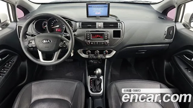 Kia Pride — интерьер