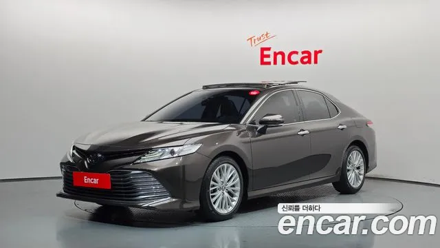 Toyota Camry — экстерьер