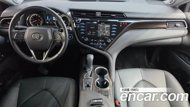 Toyota Camry — интерьер