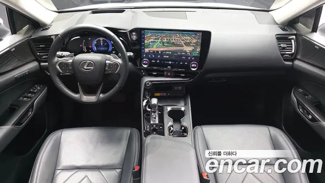 Lexus NX — интерьер
