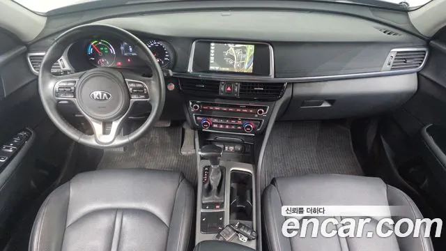 Kia K5 — интерьер