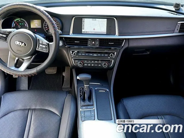 Kia K5 — интерьер