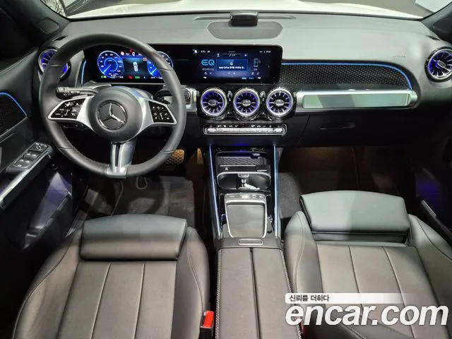 Mercedes-Benz EQB — интерьер