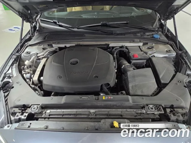 Volvo S60 — интерьер
