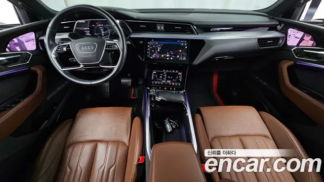 Audi e-tron — интерьер