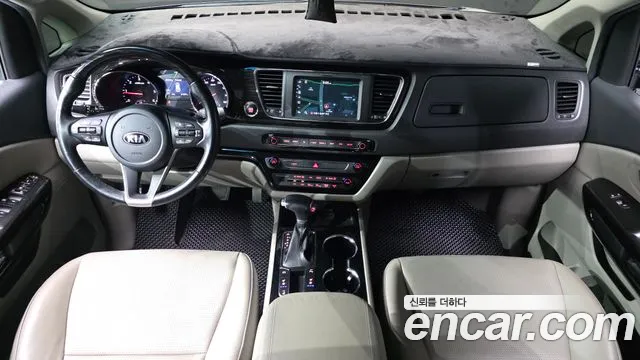 Kia Carnival — интерьер