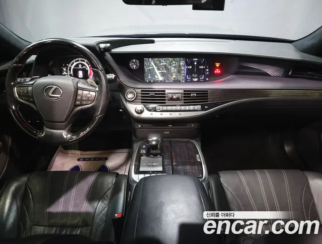 Lexus LS — интерьер