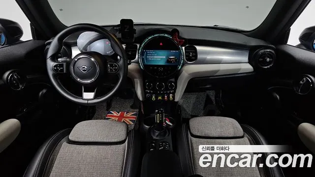 MINI Cooper — интерьер