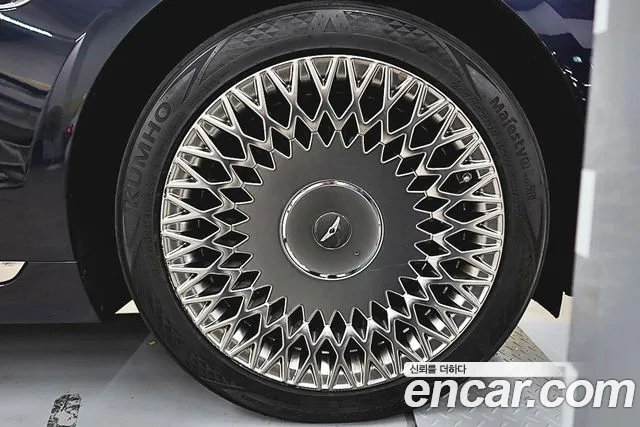 Genesis G90 — интерьер
