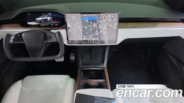 Tesla Model X — интерьер