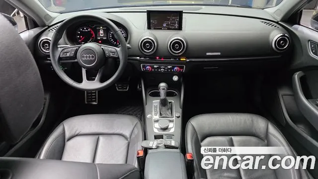 Audi A3 — интерьер