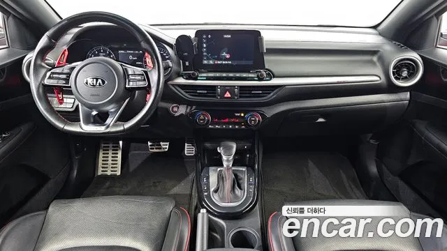 Kia K3 — интерьер