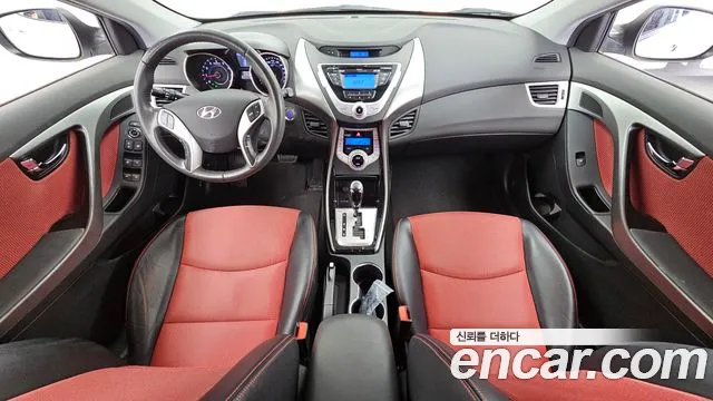 Hyundai Elantra — интерьер