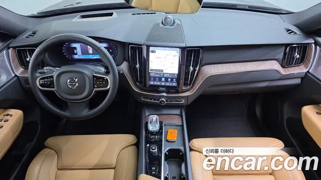 Volvo XC60 — интерьер