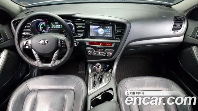 Kia K5 — интерьер