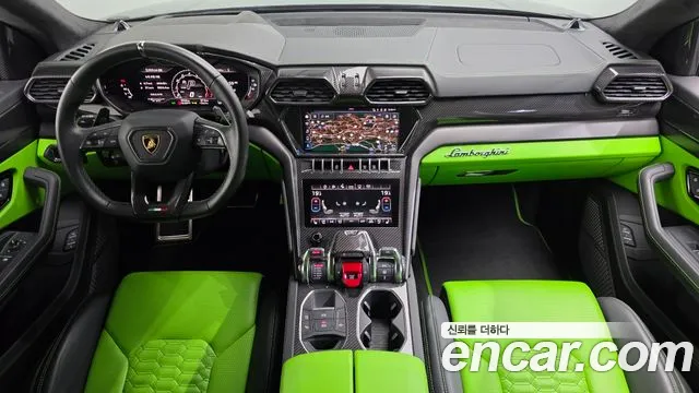 Lamborghini Urus — интерьер